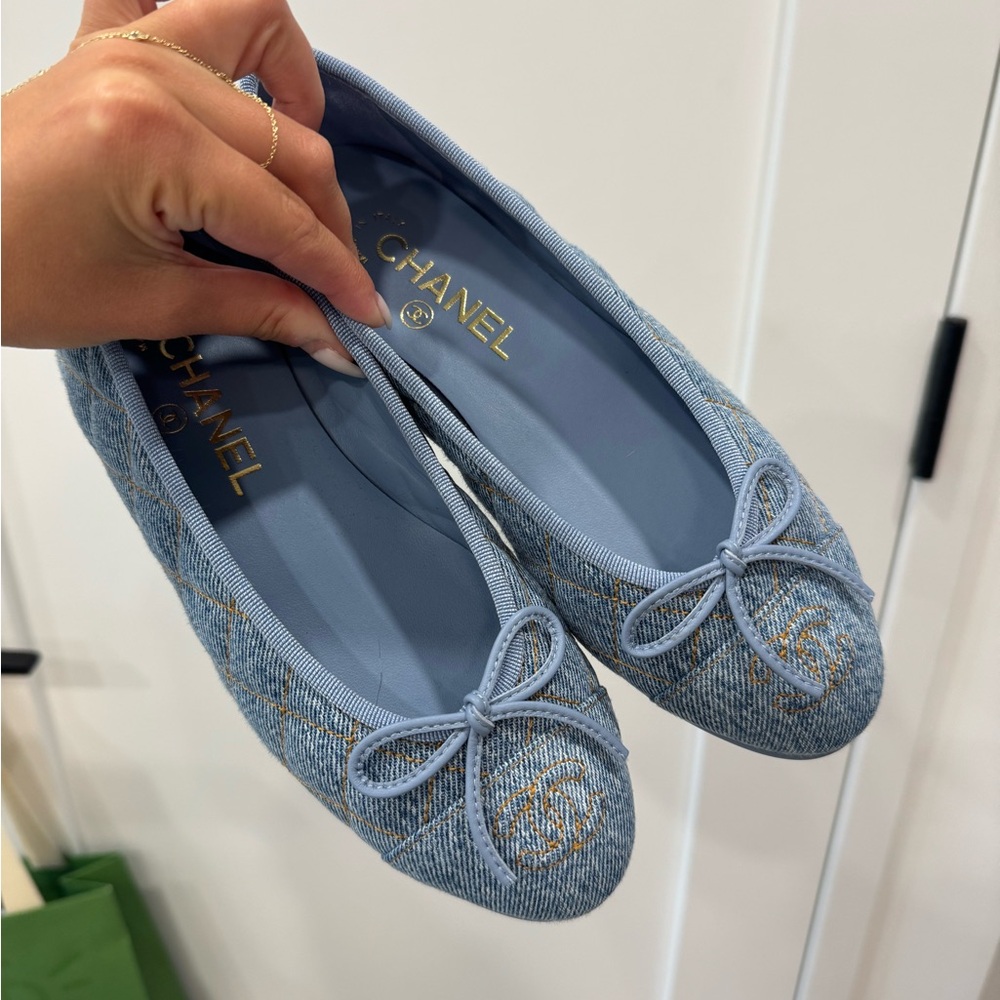 CHANEL Light Blue Denim CC Bow Ballerina Flats